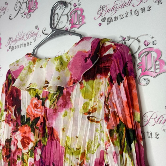 Sunny Leigh blouse ruffle frill hem bell bottom sleeve cuffs floral pleated luxe - Picture 10 of 14
